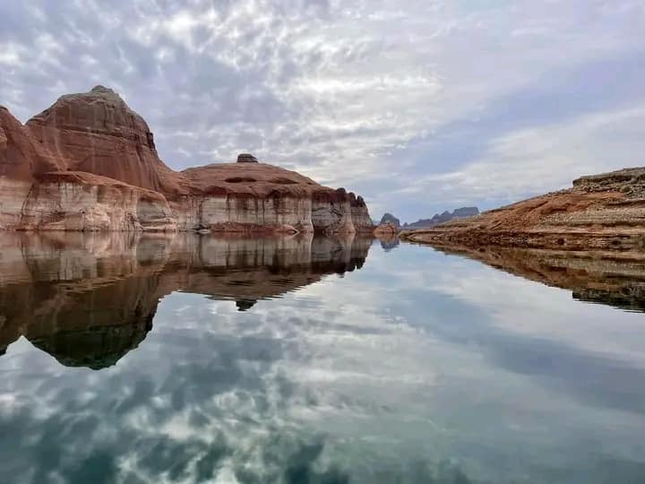 Reflective water in Lake Powell